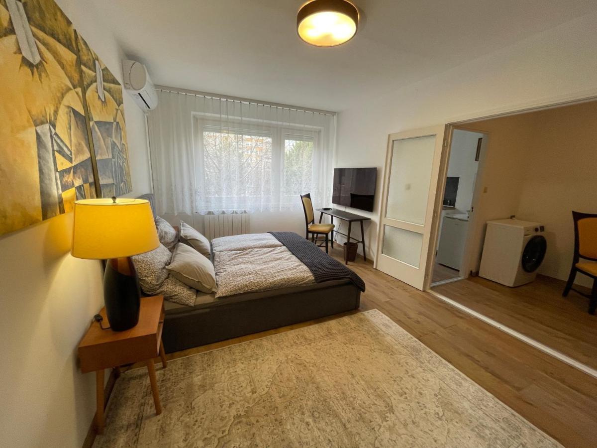 Le Petit Leisure Apartment Budapest Luaran gambar